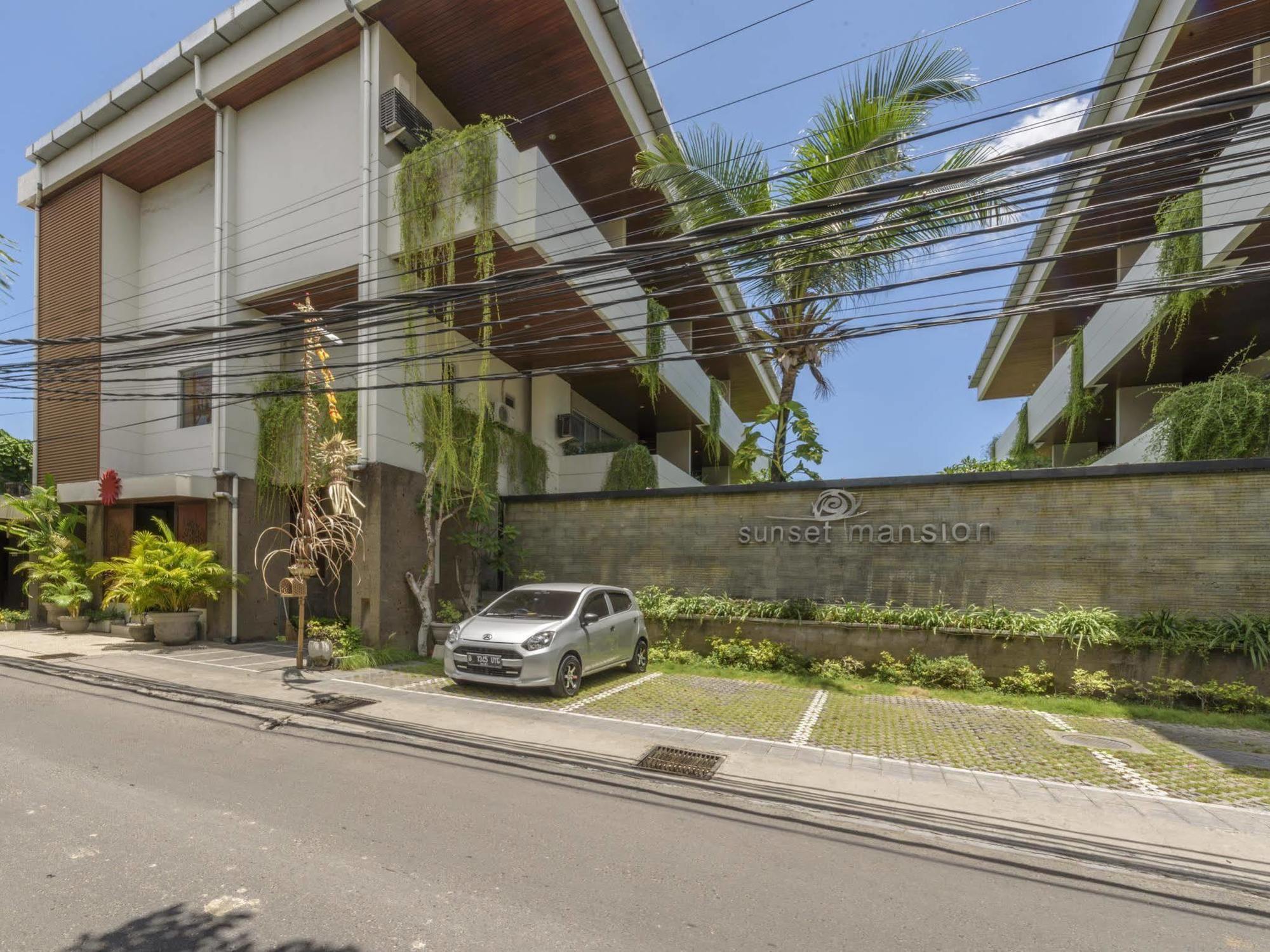 サンセット マンション スミニャックアパートホテル エクステリア 写真